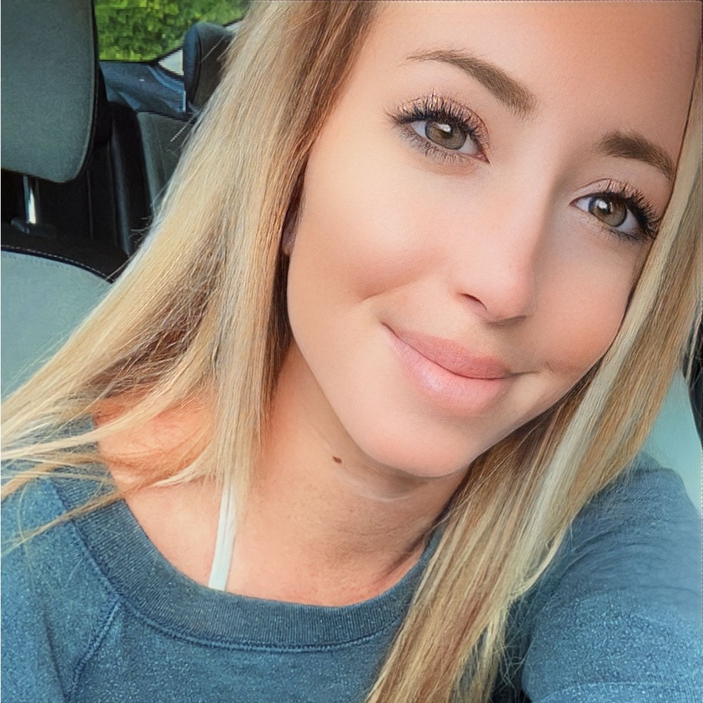 Meet your Posher, Stefanie